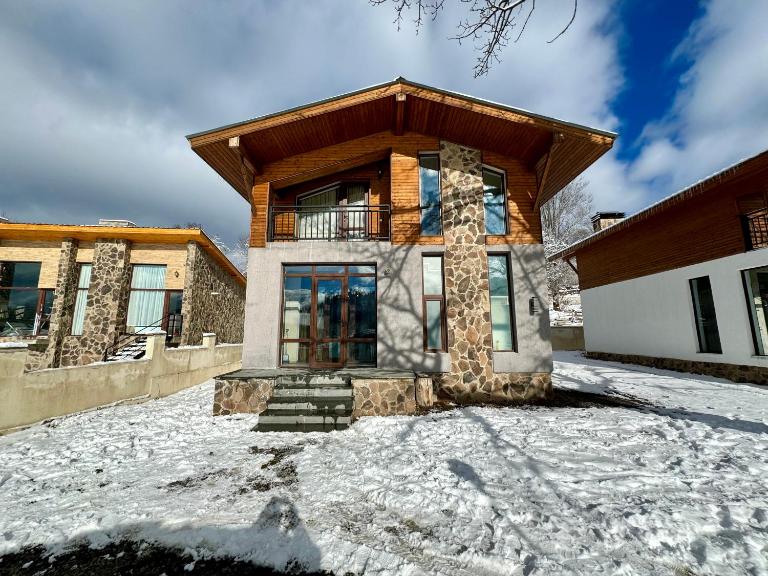 Villa on the Edge of the Forest - Ferienwohnung Bakuriani