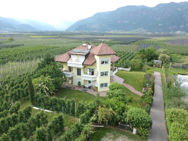 FeWo 2 am Martinshof in Eppan im Süden Südtirols - Ferienwohnung Missiano