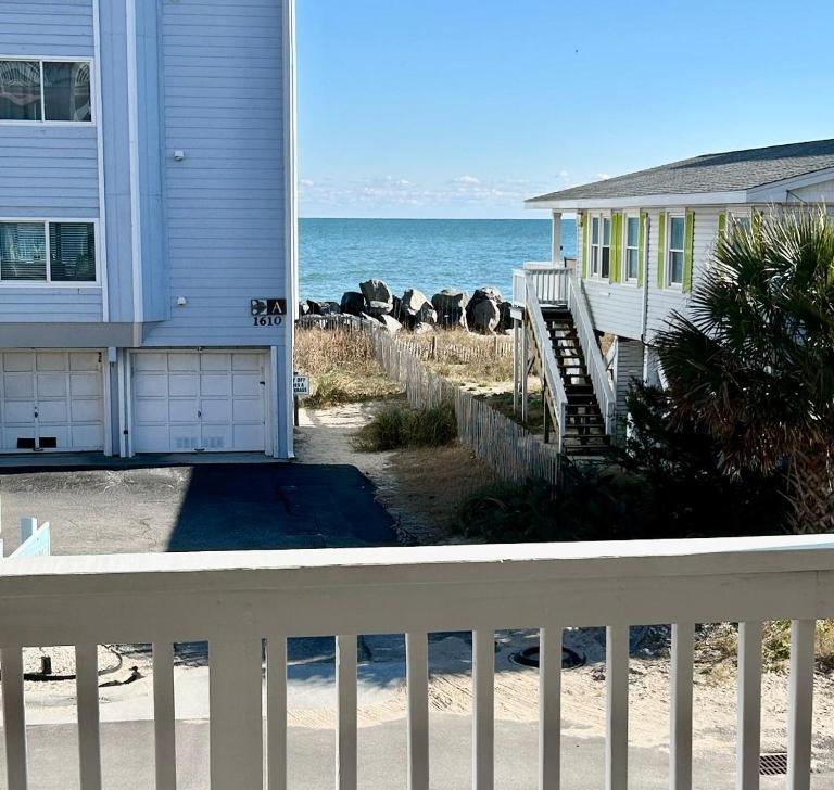 Hamlet Hideaway - Bed and Breakfast Carolina Beach