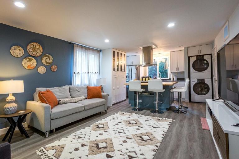 New Oasis -Spa -Firepit -BBQ- Decks-Pet friendly - Bed and Breakfast Guerneville