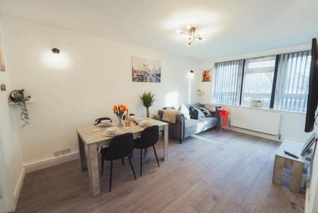 1 Bed-Park View-Balcony-WiFi-Pet Friendly - B&B London