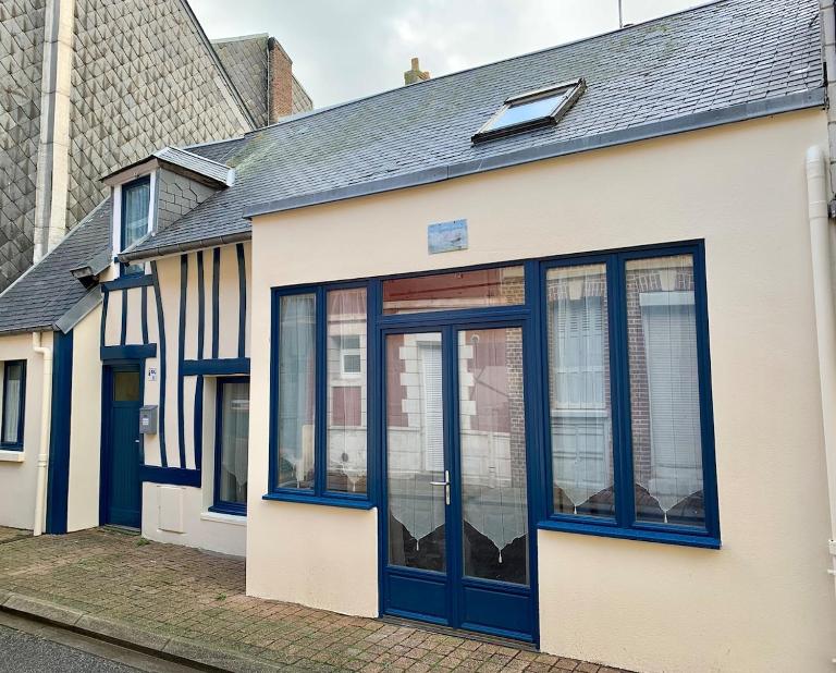 Spacieuse Maison Bleue, au centre des Cordiers - B&B Le Tréport