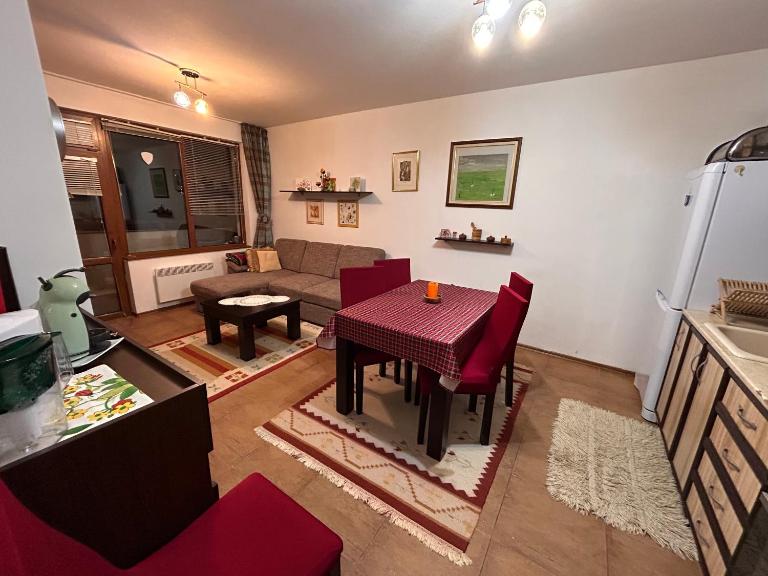 Апартамент Планинско Гнездо - Mountain Nest - Ferienwohnung Stoykite