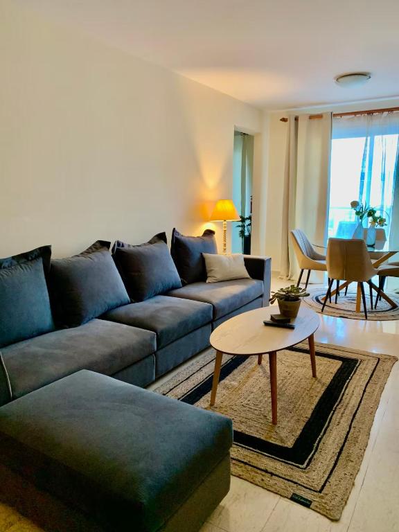 Stylish Well-Equipped 2-bed flat in Nicosia Centre - B&B Stróvolos