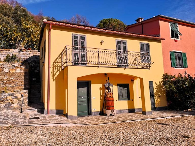 Hillside Haven - Sea View Retreat with Pool access - B&B Casalino