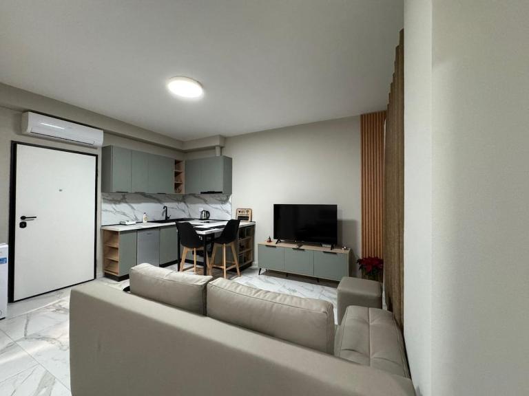 Dennys Apartment at Gardenia Myslym Shyri - B&B Tirana