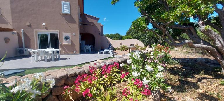 Résidence RIVIERA- Villa Lecci - Chambres d'hôtes Lecci