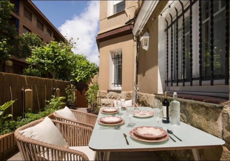 Large terrace 3 minutes from the beach - Ferienwohnung Getxo