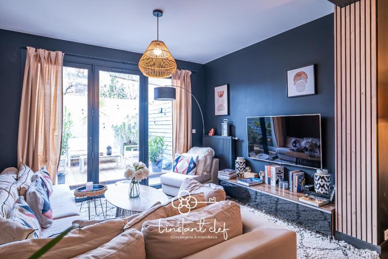 Maison avec terrasse parfaite pour les 24H et GP Moto - B&B Le Mans