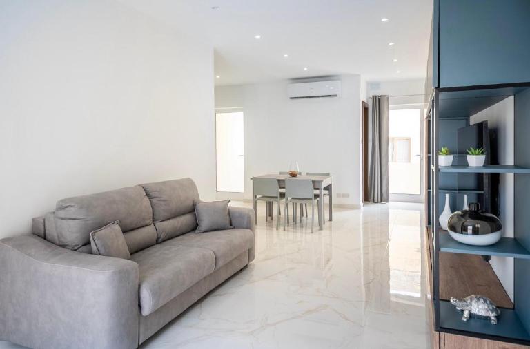 2 bedroom apartment in gudja - Ferienwohnung Gudja