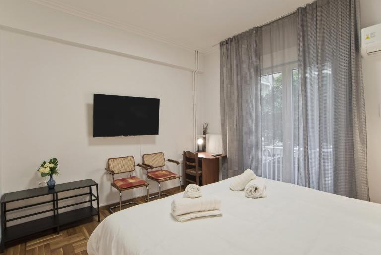 Serra Relaxing Renovated Apt by Marina & Beach - B&B Pireo