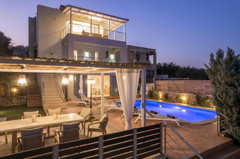 Olive Chrysi Luxury Villa with in-room plunge pool - Bed and Breakfast Chania