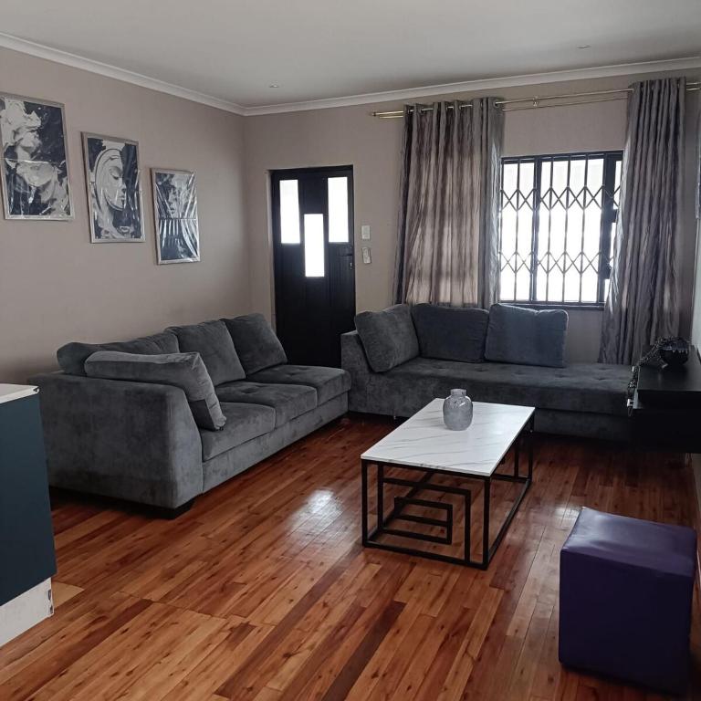 Brighton Beach Home - B&B Durban