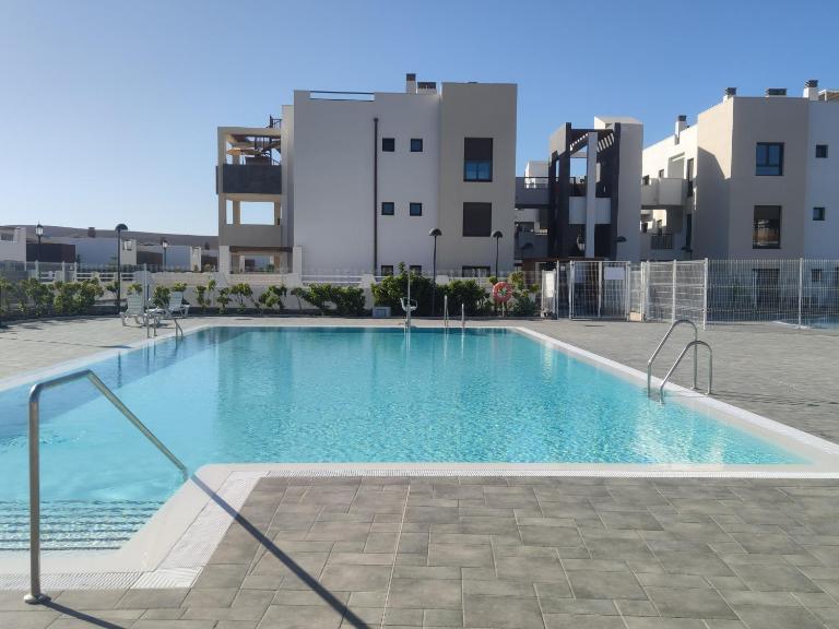 Serene Luxury Apartment with Pool - Viento Azul - B&B Antigua