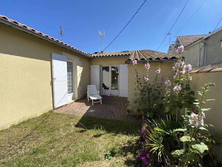 Charmante maisonnette, proche mer, équipée, 3 chambres, terrasse - FR-1-709-49 - Ferienwohnung Fouras