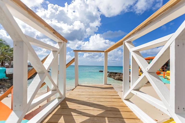 Ocean View Studio at Maho Beach - B&B Maho Reef