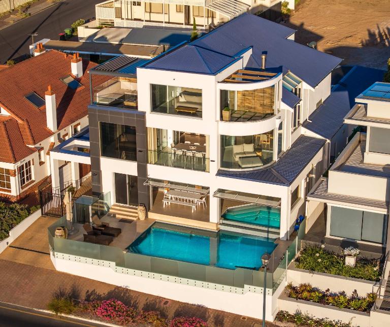 Ocean View Villa with Pool Spa & Cinema - B&B Brighton