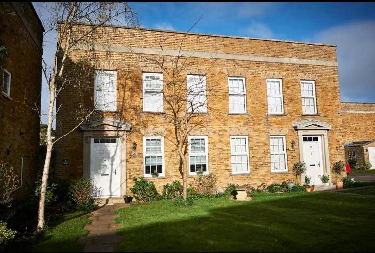 3 bedroom-house -3mins to beach- PetsOk - B&B Lymington