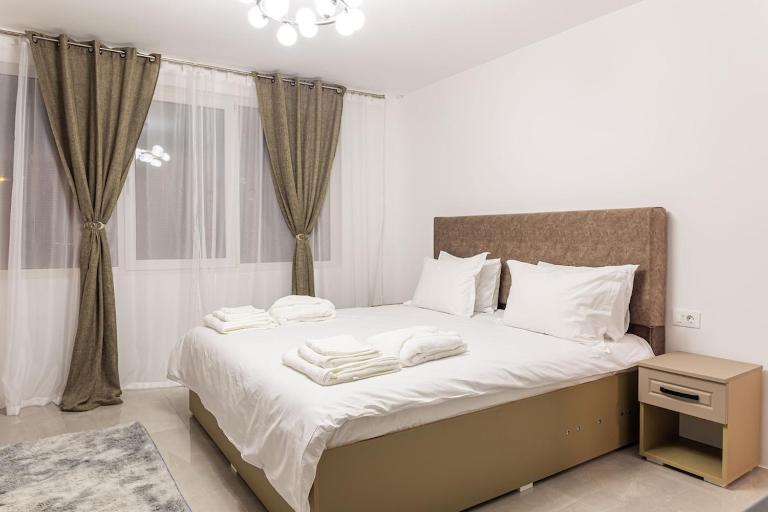 Urban Retreat - B&B Oneşti