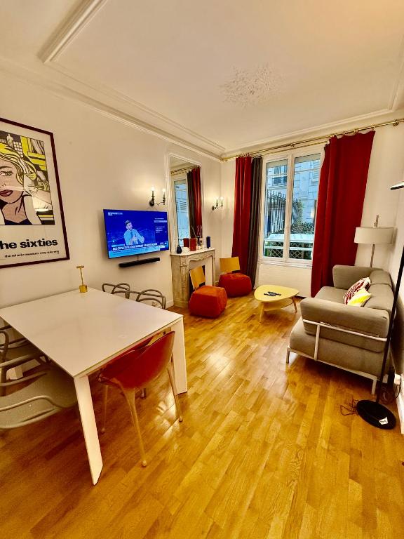 Charming 2 Bedroom with Huge Private Terrace - B&B Parigi