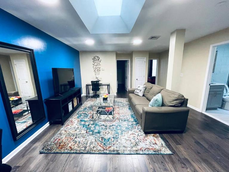 Cozy Beautiful 2BD Apt in Center City - Bed and Breakfast Philadelphia