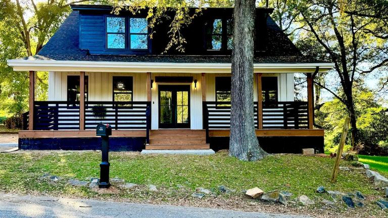 Epic Retreat at Mystic Falls 5 Bedrooms 3 Baths - B&B Covington