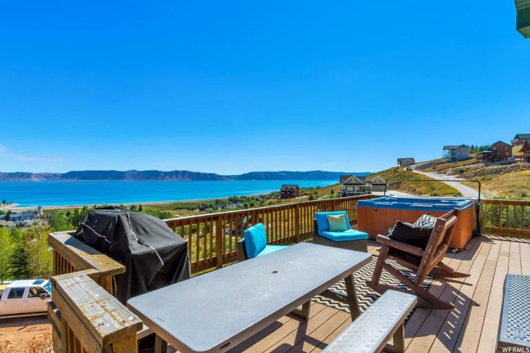 Raspberry Patch View- New Listing with new hot tub - Bed and Breakfast Garden City