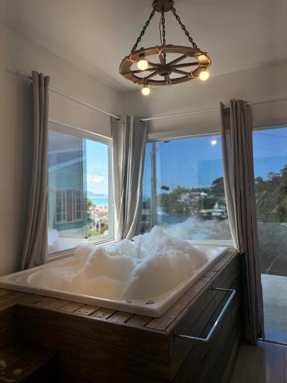 Jacuzzi Privativa e Vista Mar - Apto Remo - B&B Florianópolis