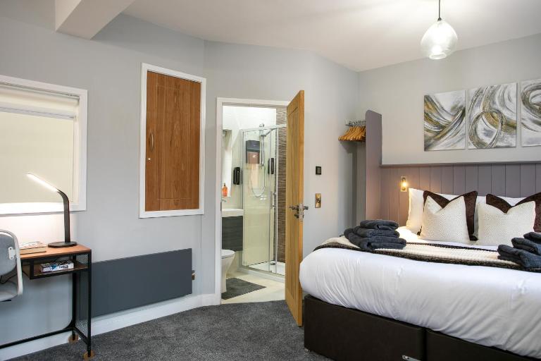 Entire Spacious Duplex Flat - Ferienwohnung Leicester