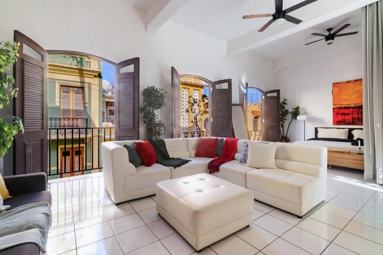 Spanish Penthouse Historic Mansion Private Patio - B&B San Juan