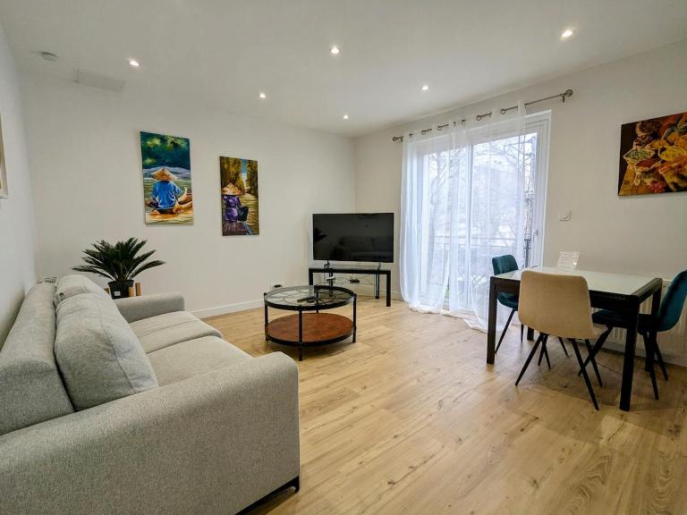 Le chaleureux, T2 avec balcon - B&B Roanne