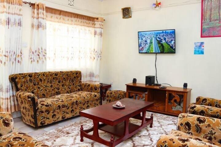 Adorable Homely Stay - B&B Nakuru