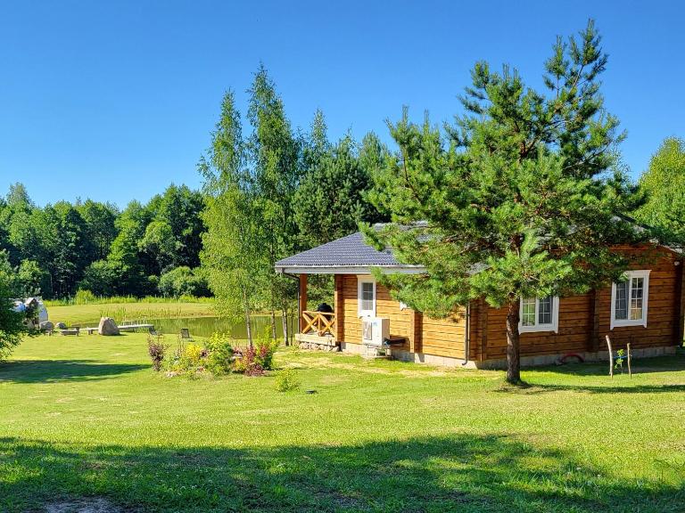 Pine Valley Villa - beautiful nature, jacuzzi, sauna, cozy log house - Bed and Breakfast Inturkė