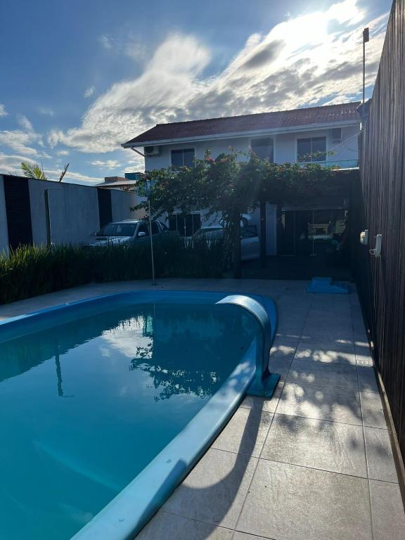 Casa ampla com piscina na Praia do Sonho - Chambres d'hôtes Palhoça