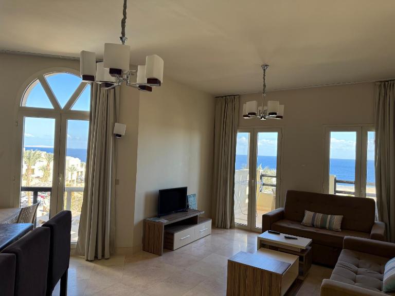 Roof top apartment with panorama view - B&B Hurgada