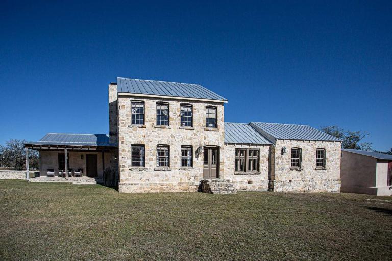Spacious Group Retreat 3 Units Close to Wineries - B&B Fredericksburg