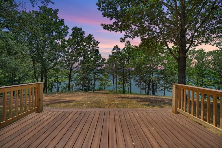 Nordin's LakeHouse, Lakefront Hideaway on Delaware Bay Sleeps 10 - B&B Dardanelle
