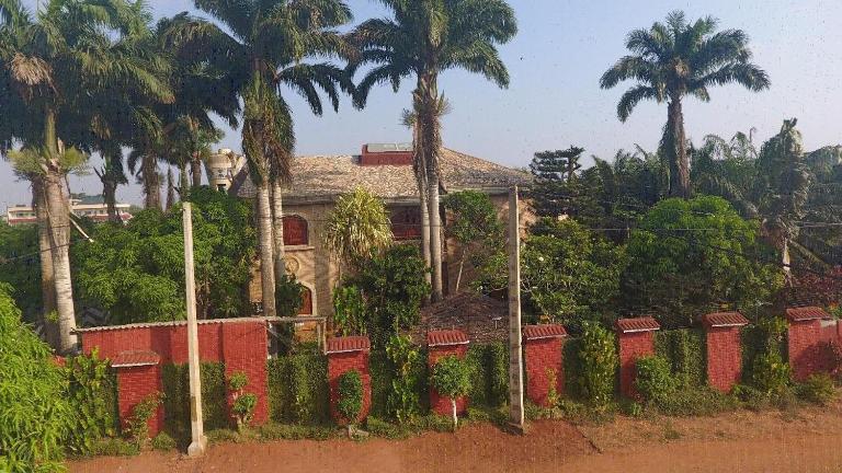 Villa Gaudi (Gaoudi) - B&B Akassato