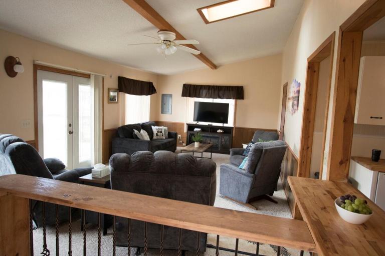 All Seasons Fully Furnished Home - Ferienwohnung Waskish