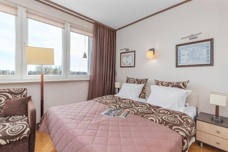 Comfortable Studio with Balcony located 600 m from the Beach by Noclegi Renters - Ferienwohnung Gdingen