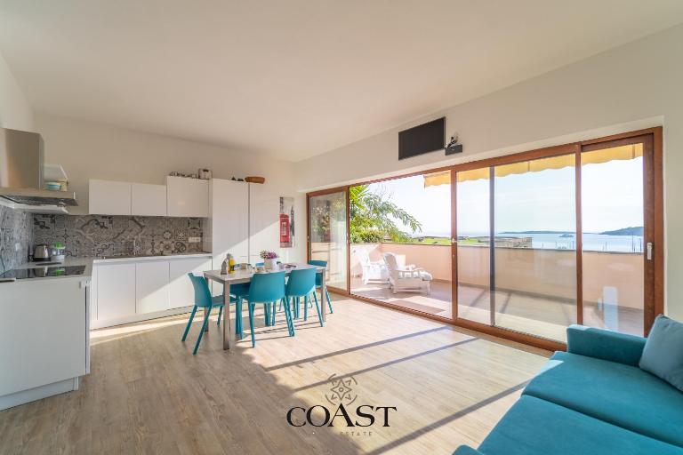 White Sea House- Ampio apt c/ vista mare, WiFi, AC - Ferienwohnung Olbia