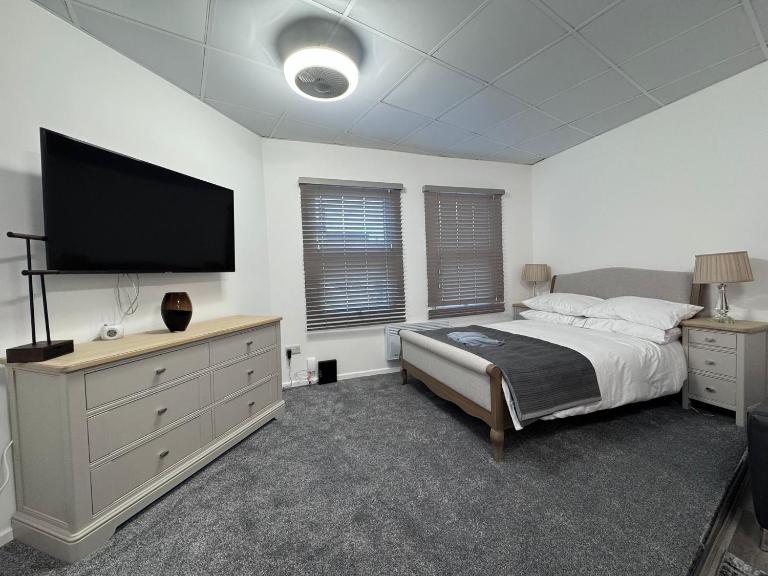 Modern Studio Flat in Bramhall - B&B Bramhall