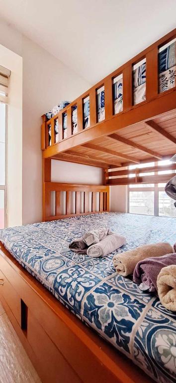 U607 Sunshine100 Netflix 65InchesTV Wifi Karaoke Swimming Pool - B&B Manila