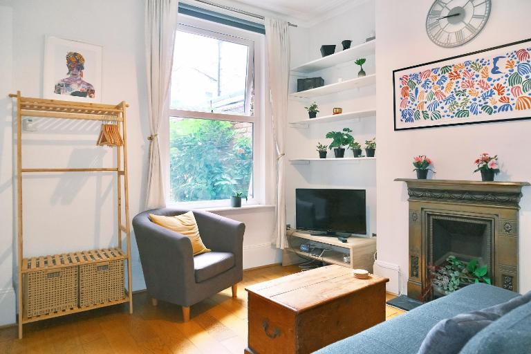 Artsy & bright Hammersmith London 1b1b, up to 4 people - B&B London