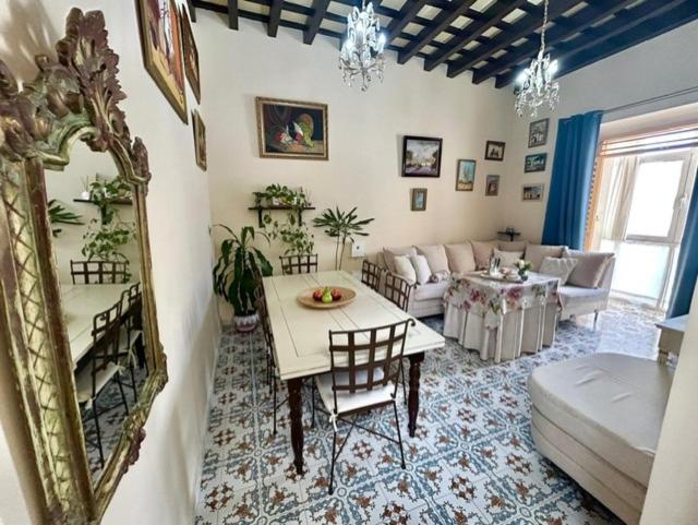 GATU Casa Lola , " Preferente mayores de 21 años y familias " - Ferienwohnung El Puerto de Santa María