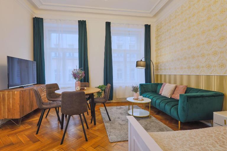 National Theatre Elegance Residence - B&B Praga