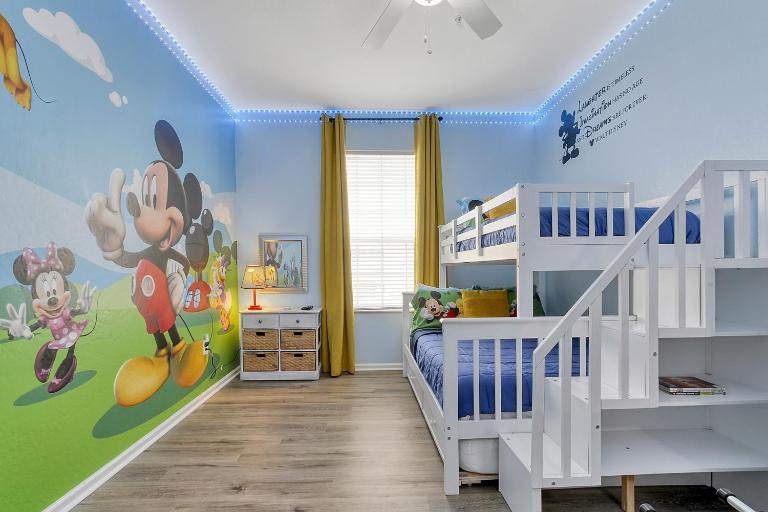 The Perch-2 Miles from Disney, Movie Theatre & Water Park - B&B Orlando