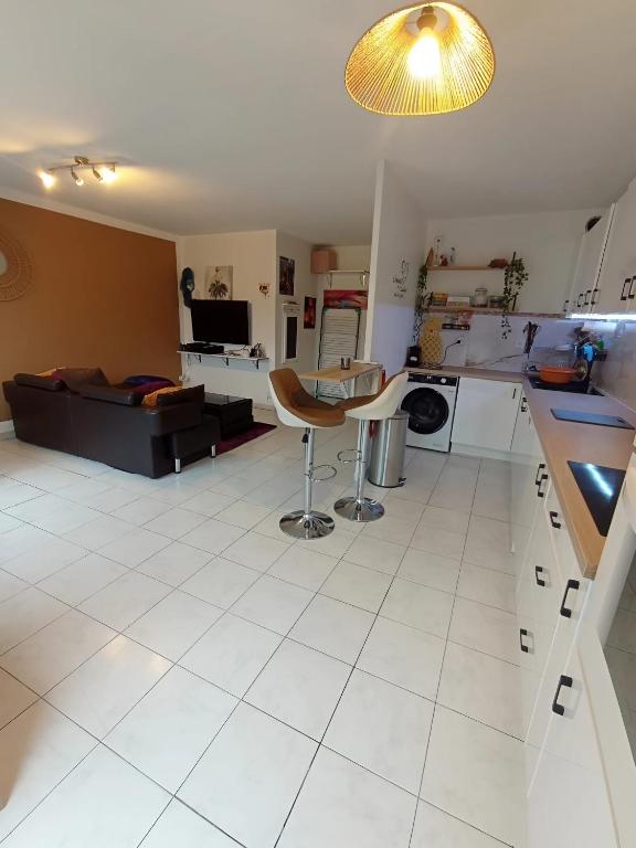 Grand T2 avec terrasse - Ferienwohnung Marseille