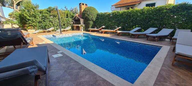 Apartmani Meri - B&B Supetar