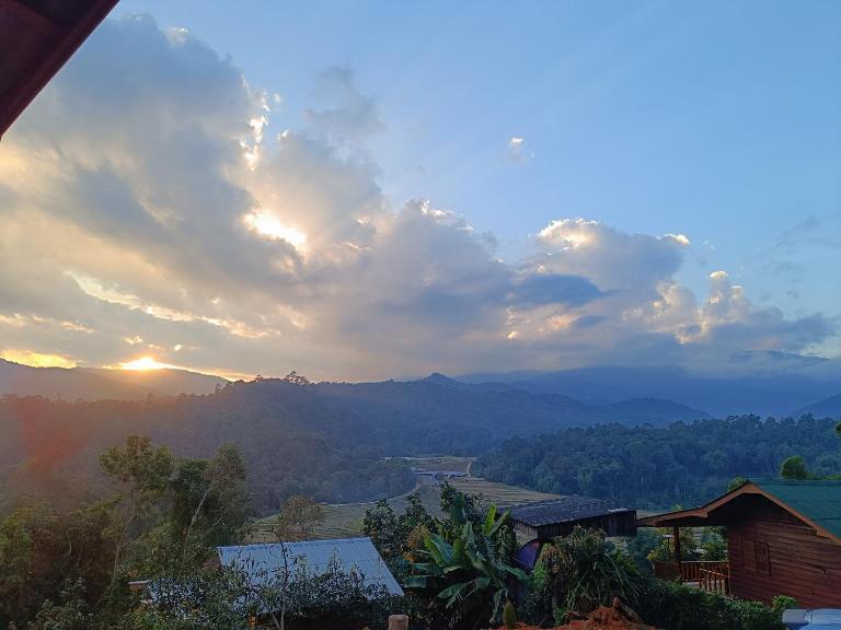 อินทนนท์สุขุมทิพย์ โฮมสเตย์ Inthanonsukhumtiphomestay - Bed and Breakfast Ban Yang